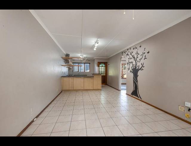 2 BEDROOM TOWNHOUSE FOR SALE IN THE WOLDS